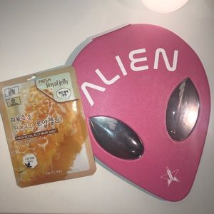 Jeffree Star Alien Palette and free mask💗👽